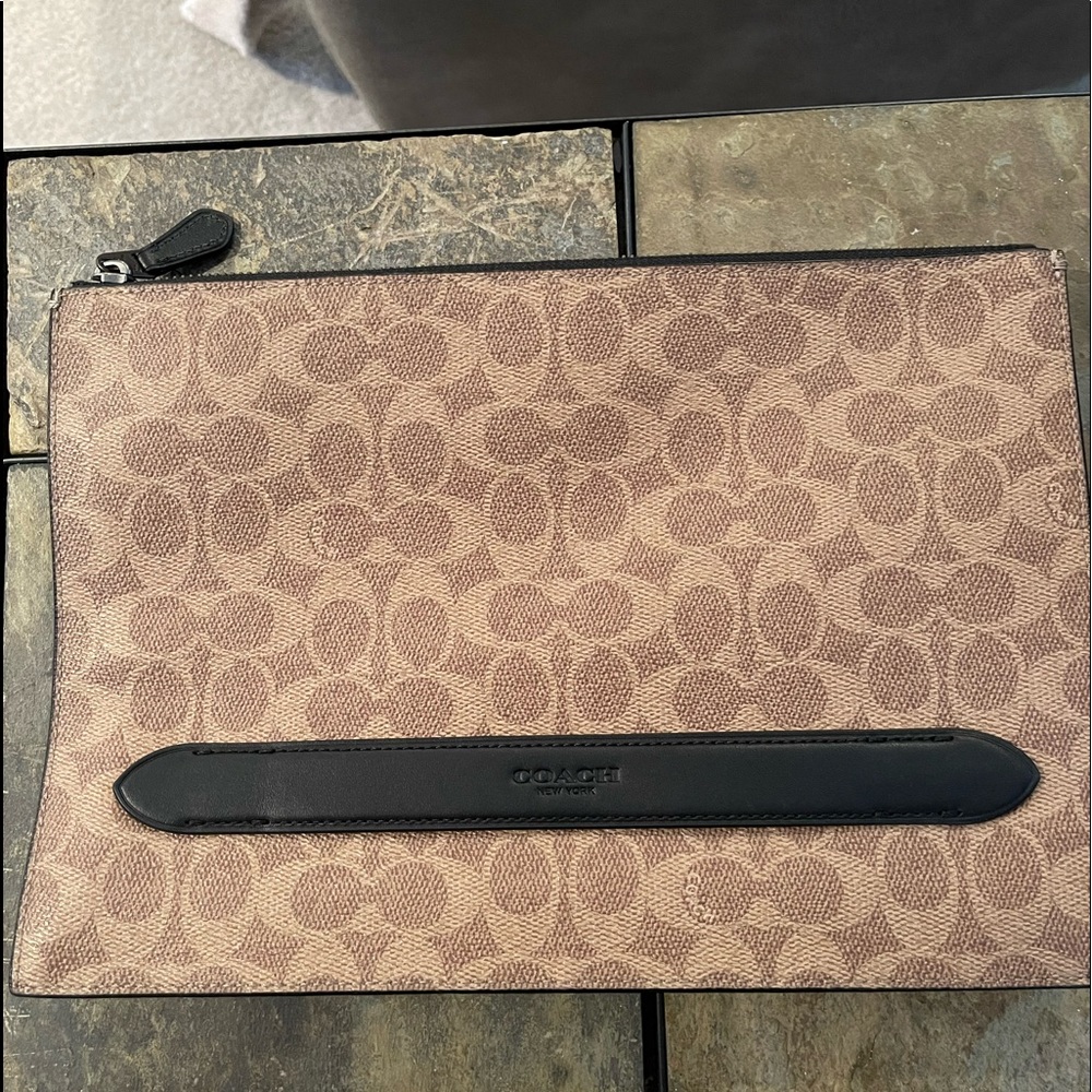 Coach Manahatten signature pouch